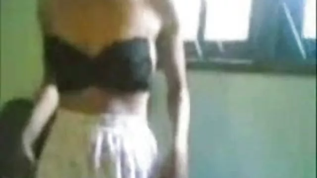 एक कपल हार्ड कमबख्त के लिए एक छोटे मोटल में आया