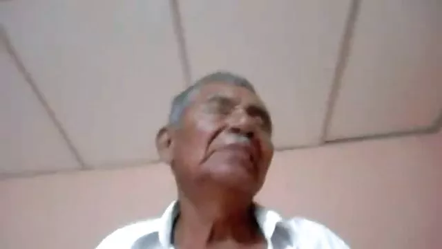 पतला डांसर को नग्न नृत्य करना पसंद है