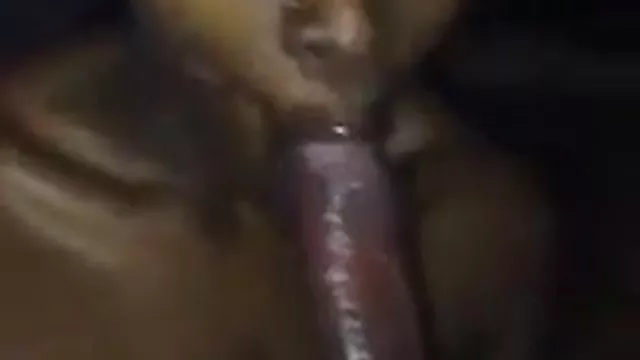 अपने कमरे में शराबी सेक्स के लिए आमंत्रित बस्टी आंटी