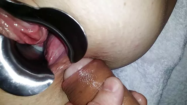 ब्लाइंडफोल्डिंग उसकी सहेली ने उसे लेस्बियन गेम सिखाया