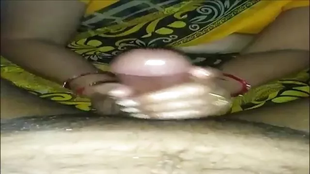 प्यारा Violetta गुदा के लिए उसे गधा फैला है