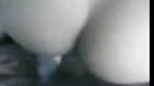 रसोई में गर्म चाय और सोफे पर चौथा सेक्स