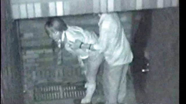 उत्तेजना दूर करने वाली लड़की हस्तमैथुन करती है
