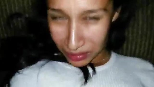 स्लट ने बिंदु में वयस्क चाचा को दिया