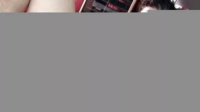 कीरा ने उंगलियों से कौमार्य और सह दिखाया