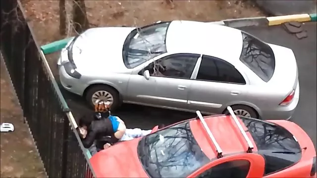 लड़की ने उसकी गांड में चुदाई और सह दिया