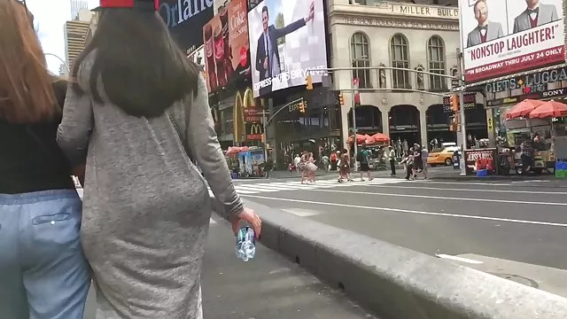 जूते में अजनबी जरूरत को पूरा करता है