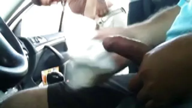रेडहेड चेहरे पर सह लेता है