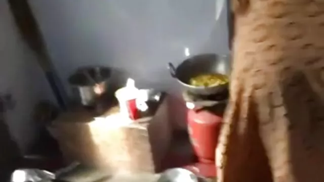 जिमनास्टिक्स में फ्लैट छेड़ी गई जीना सेलस्कीना आकर्षण दिखाती हैं