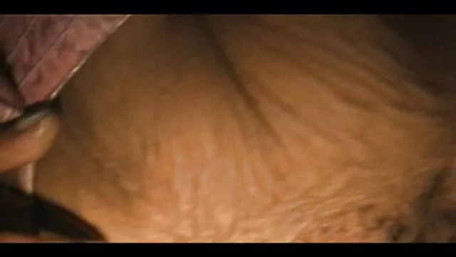 सुंदर लड़की दो डिक्स पर cums