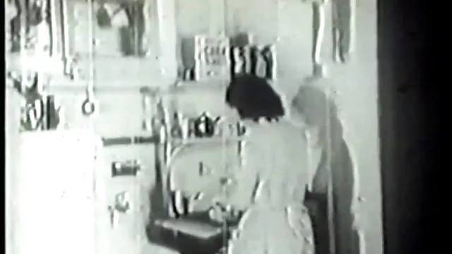 युवा महिला हमेशा बकवास करना चाहती है