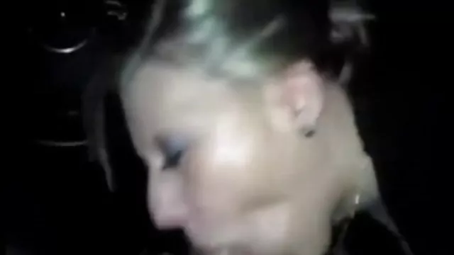 परिपक्व समलैंगिक लड़की कार्यालय में licks